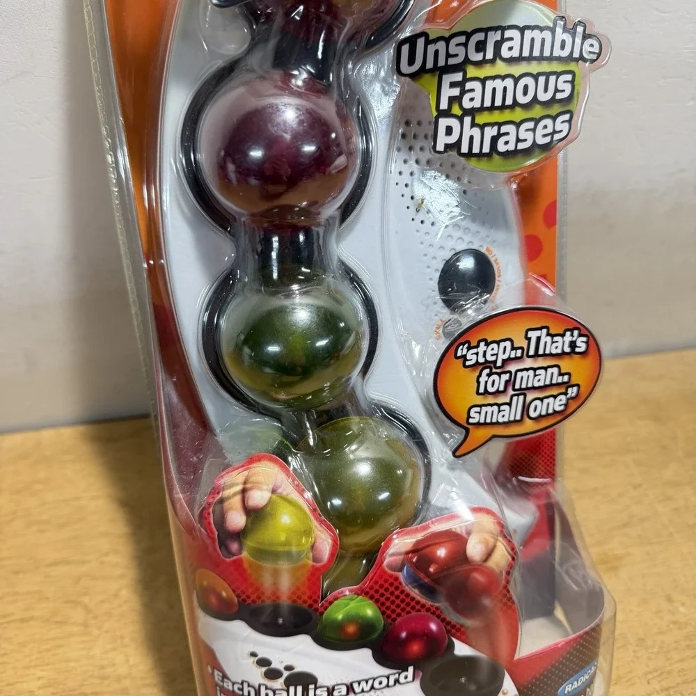 Say What? Famous Unscramble Phrase Mattel Electronic Game by Radica 2007‎ NEW